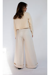 beige pants outfits